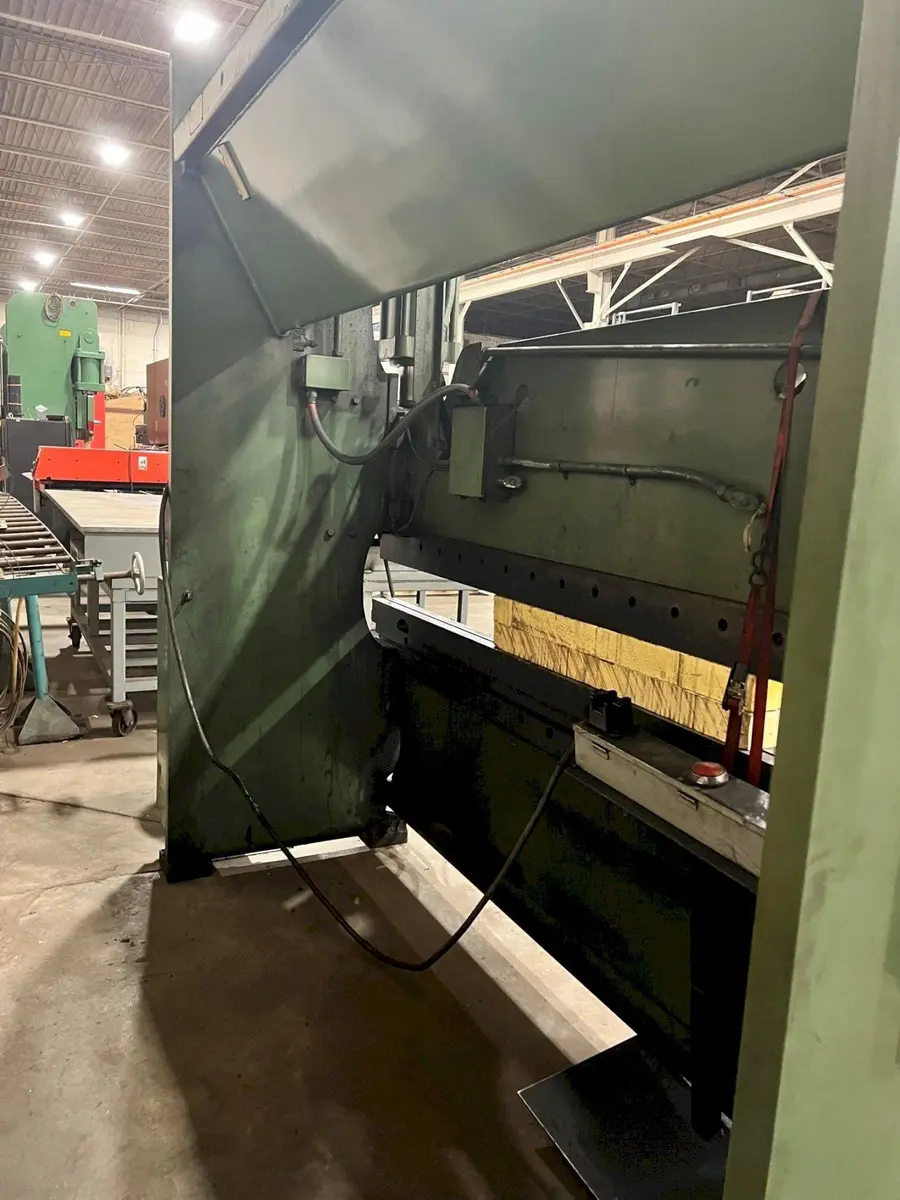 90 TON x 10' CINCINNATI 90CB8 HYDRAULIC PRESS BRAKE