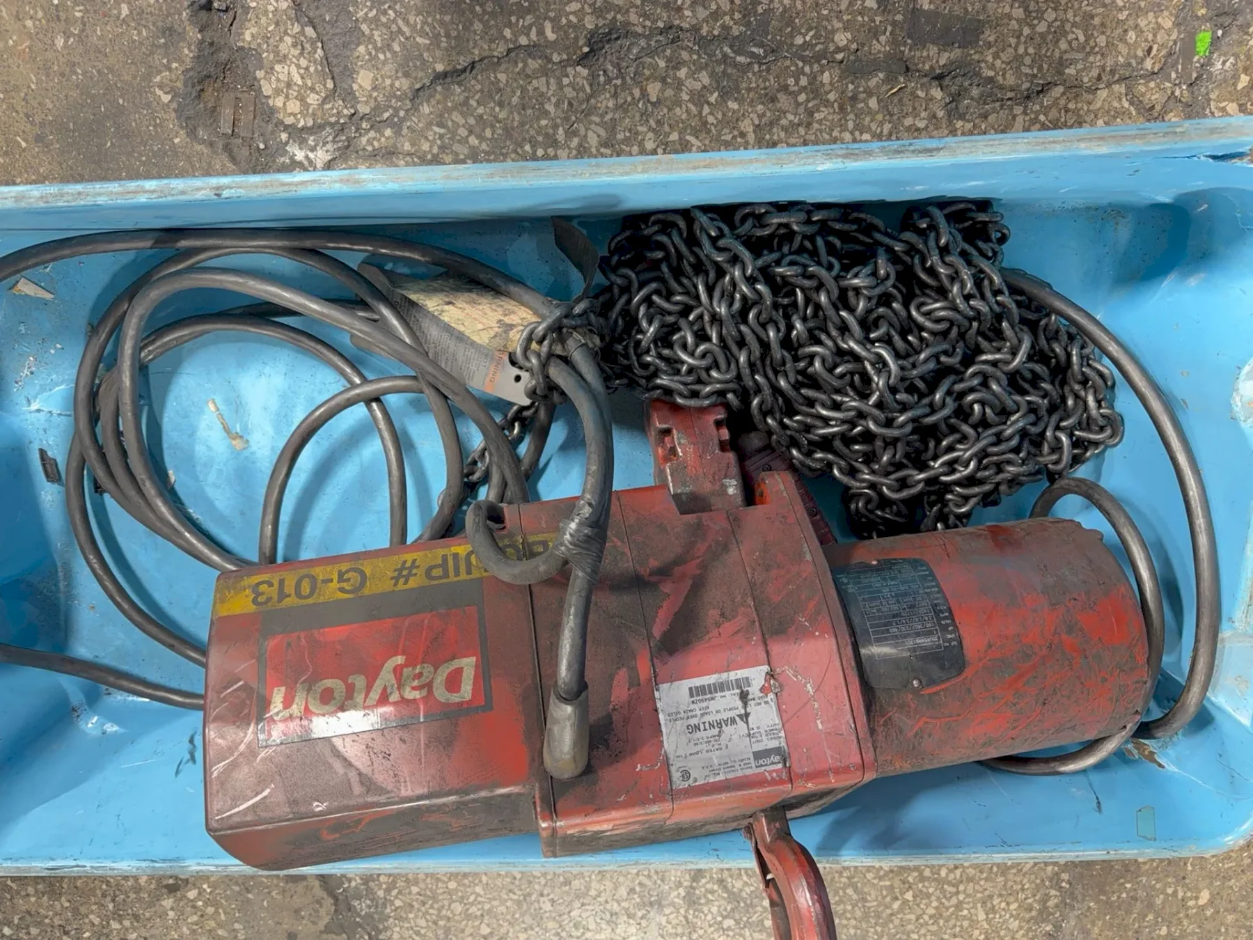 DAYTON 2 TON ELECTRIC HOIST   -  3YB77