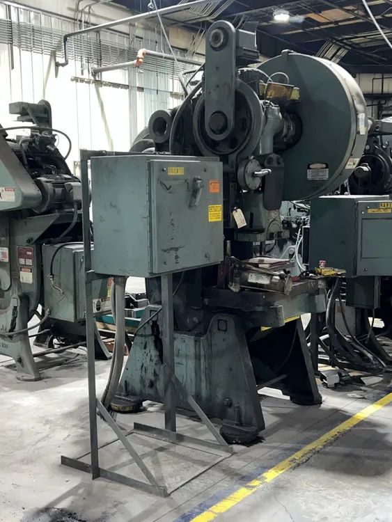 60 TON FEDERAL #5 SINGLE CRANK FLYWHEEL OBI PRESS