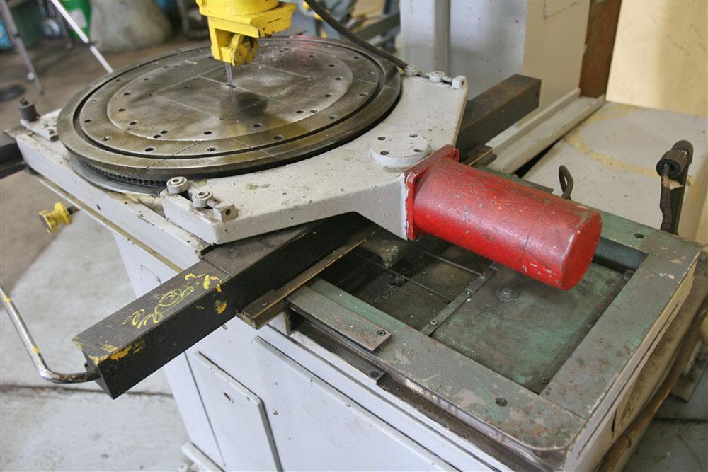 18' AMADA MODEL VAC-500 BANDSAW: STOCK #54558