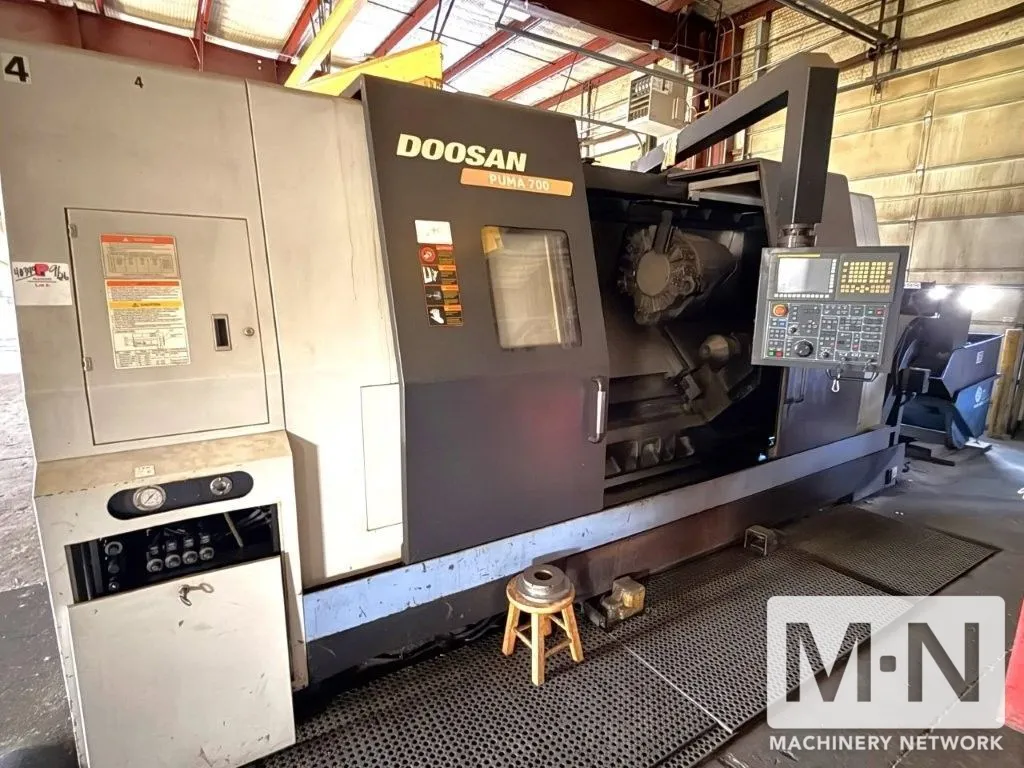 Doosan Puma 700 CNC Lathe, 2012