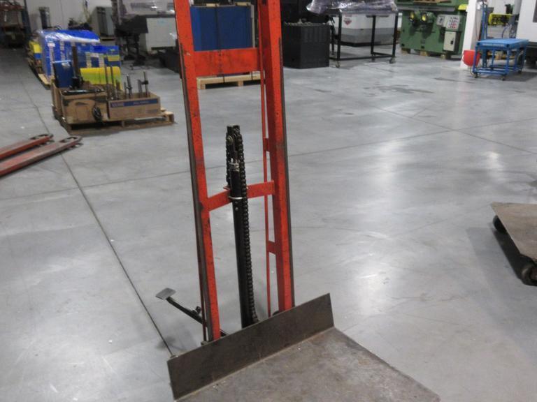 Global Die Cart 30" x 22" Platform 48" Lift Height, Foot Lever Operated - Auction Item