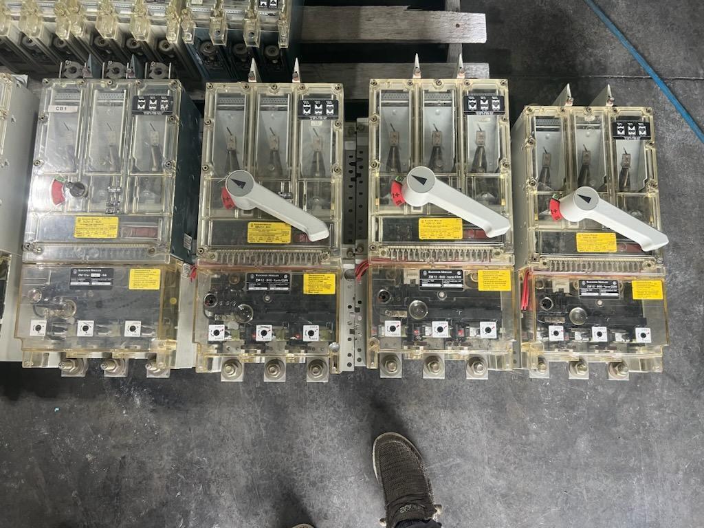 1 - PREOWNED KLOCKNER-MOELLER CIRCUIT BREAKER, MODEL #: NZM-12-800