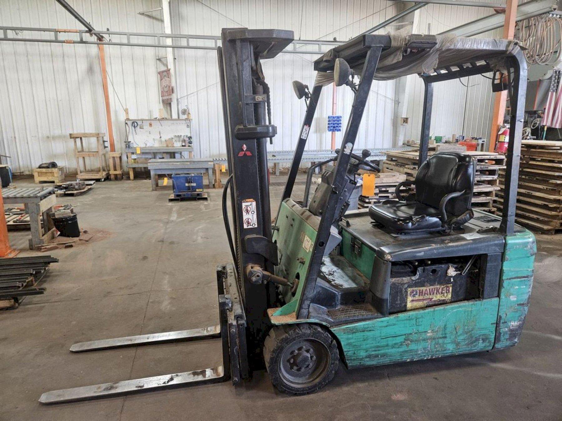3,700 LB MITSUBISHI FB20NT-AC ELECTRIC FORKLIFT W/ CHARGER. STOCK # 0670325.