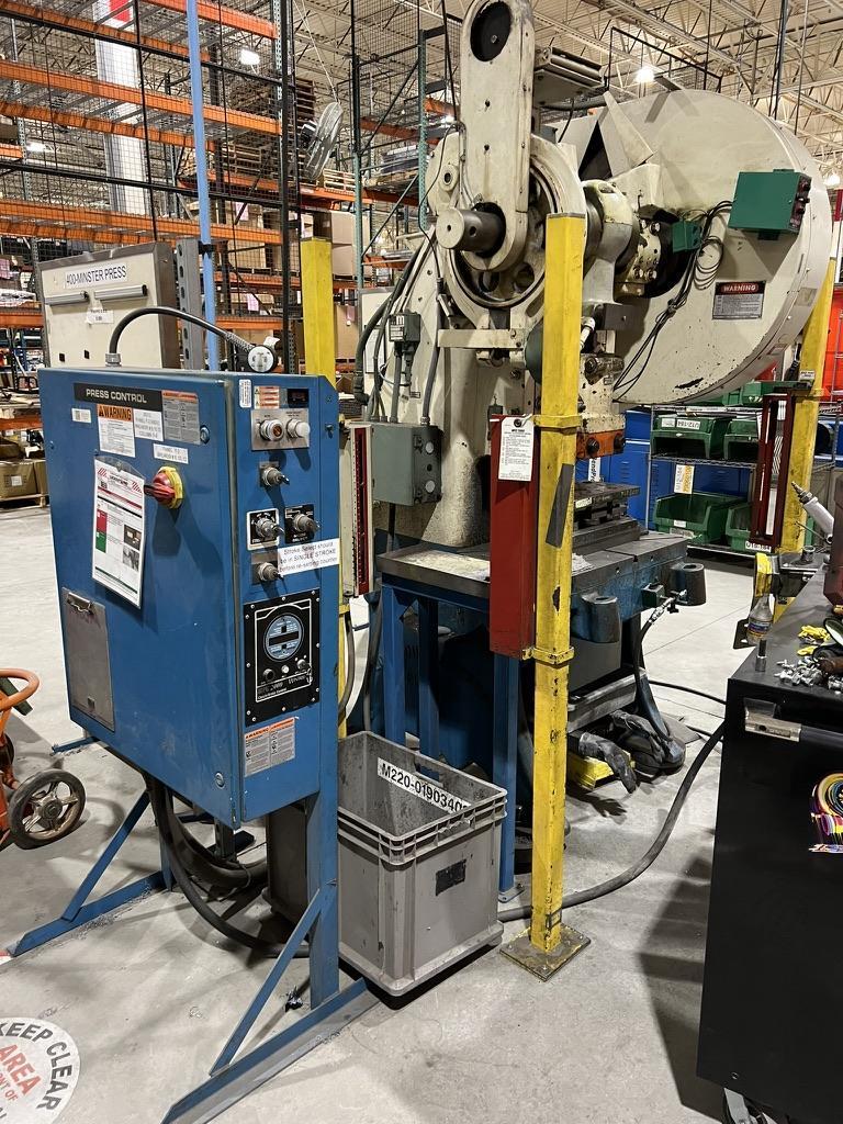 50 TON L&J OBI PRESS, REBUILT IN 1990 BY FEDERAL PRESS, 5"STR., 90 SPM, 2.5 ADJ., 9.75" S.H., 9" THROAT, WINTRISS WPC-2000 CONTROL, LIGHT CURTAINS