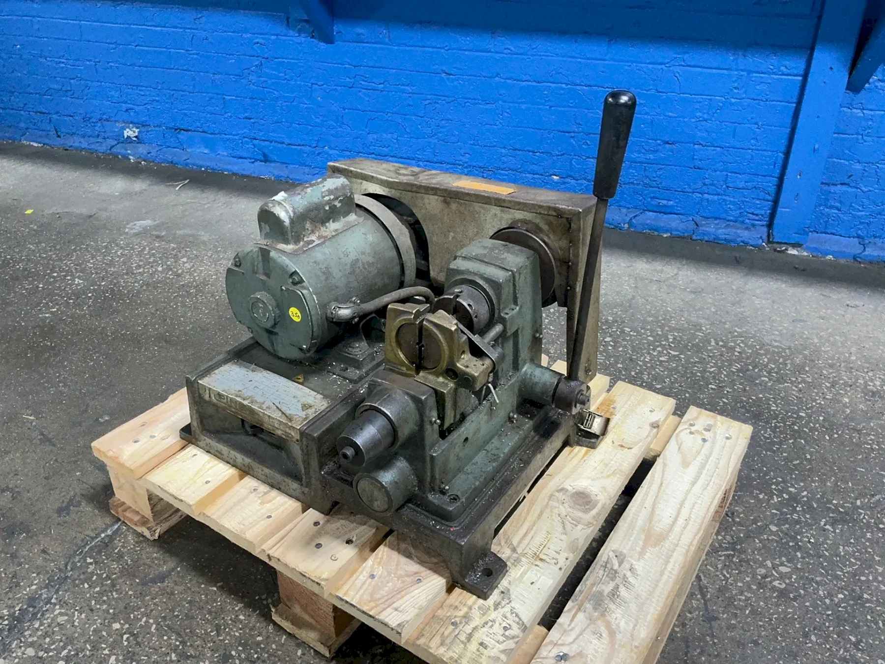 PINES ENGINEERING DEBURRER  -  660
