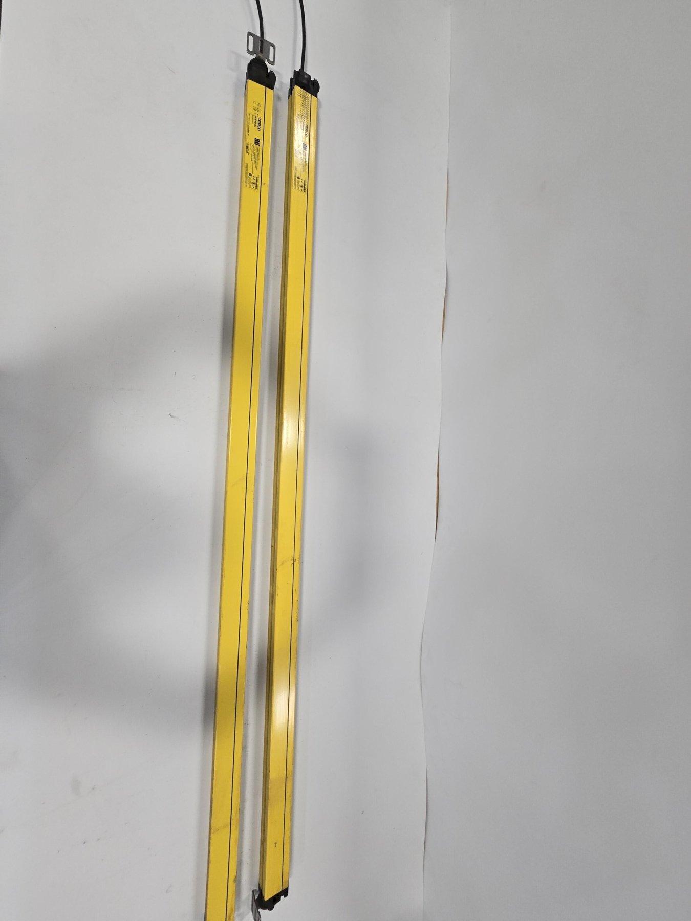 OMRON MSF4800S-30-1560-R/MSF4800S-30-1560-X LIGHT CURTAIN SET USED