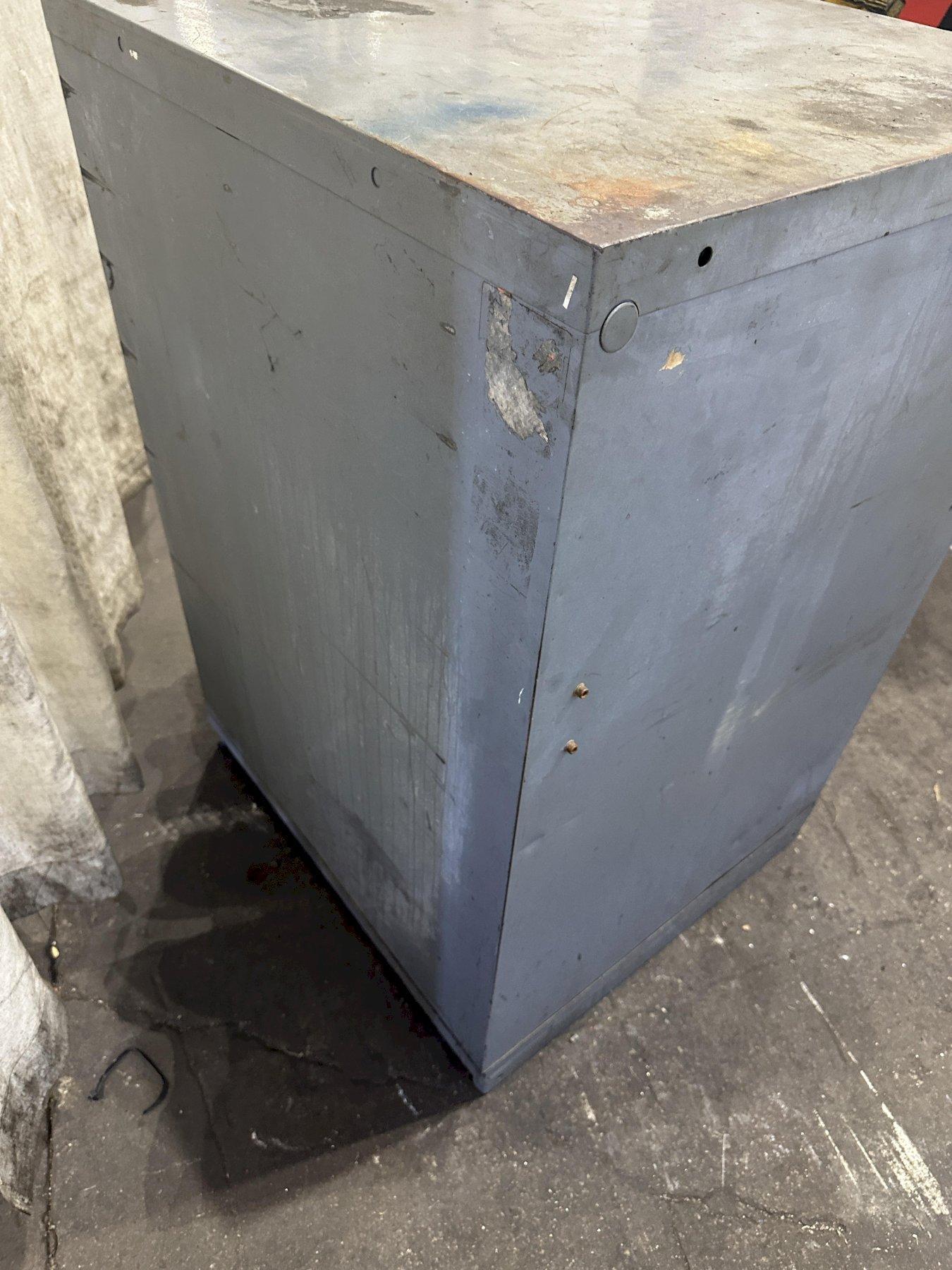 3 DRAWER VIDMAR CABINETS: STOCK #77039