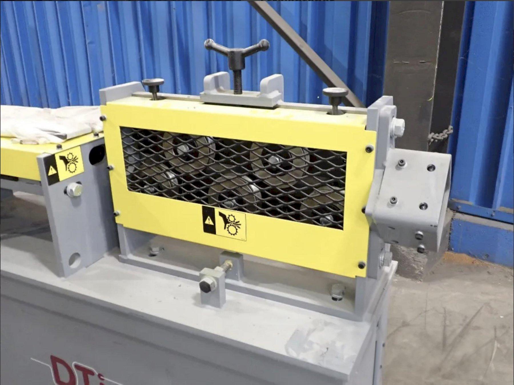 TWO PLANE STRAIGHTENER