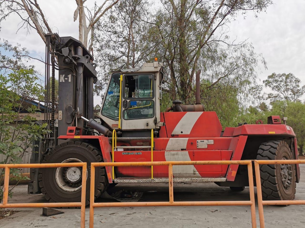 25 Ton Kalmar Forklift /Coil Lift Truck - Year 2009 K1