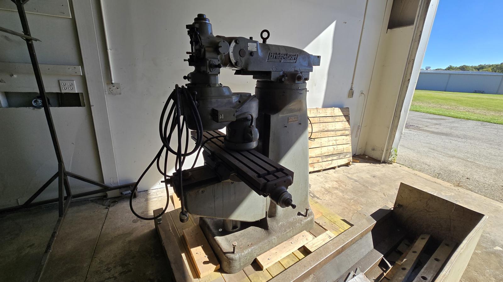 BRIDGEPORT VERTICAL MILL. STOCK # 1001325