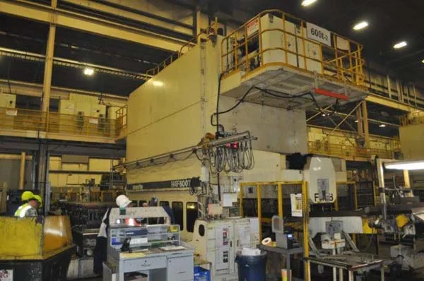 2002 KOMATSU HF4-600