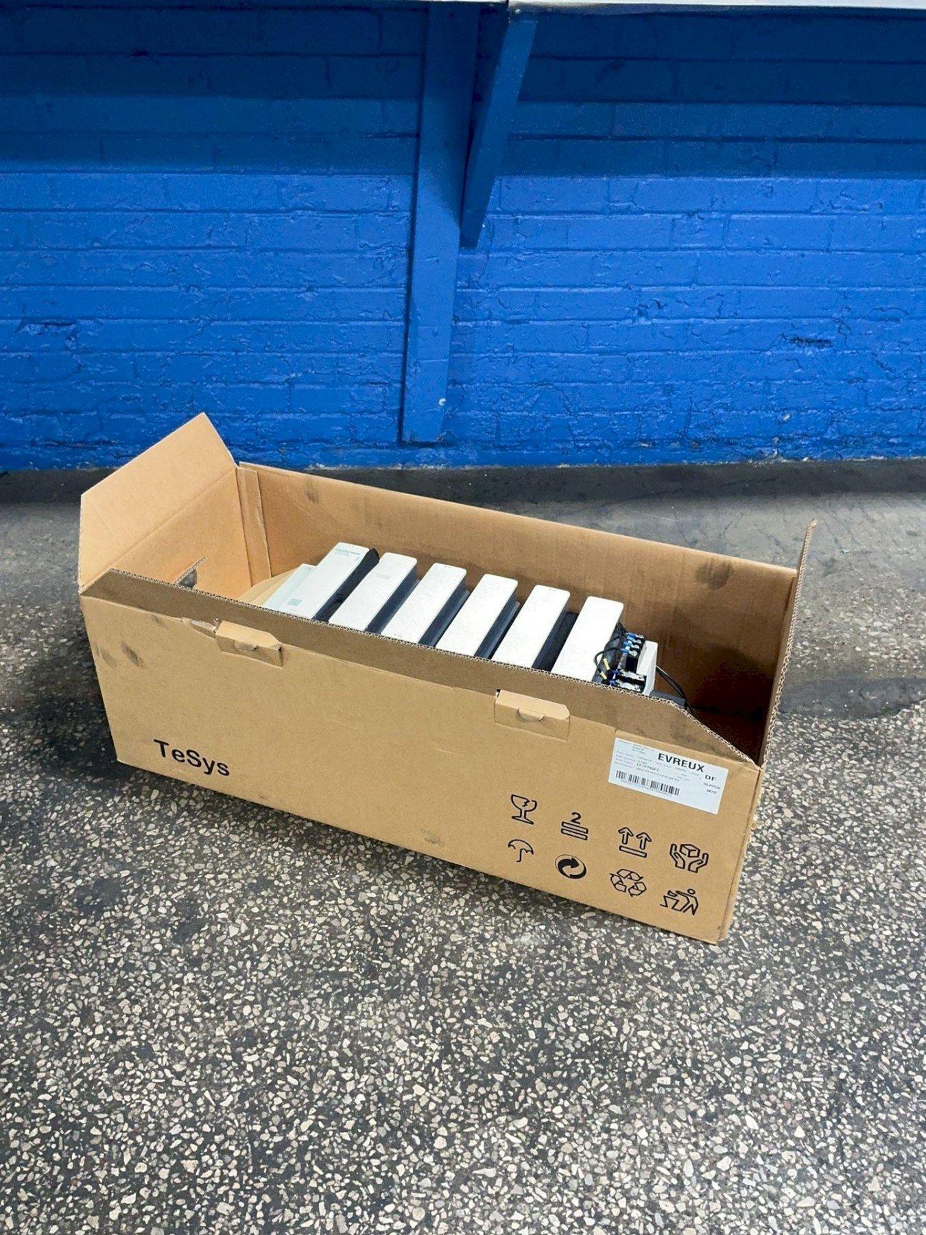 SCHNEIDER ELECTRIC CONTRACTOR   -  LC1F780F7