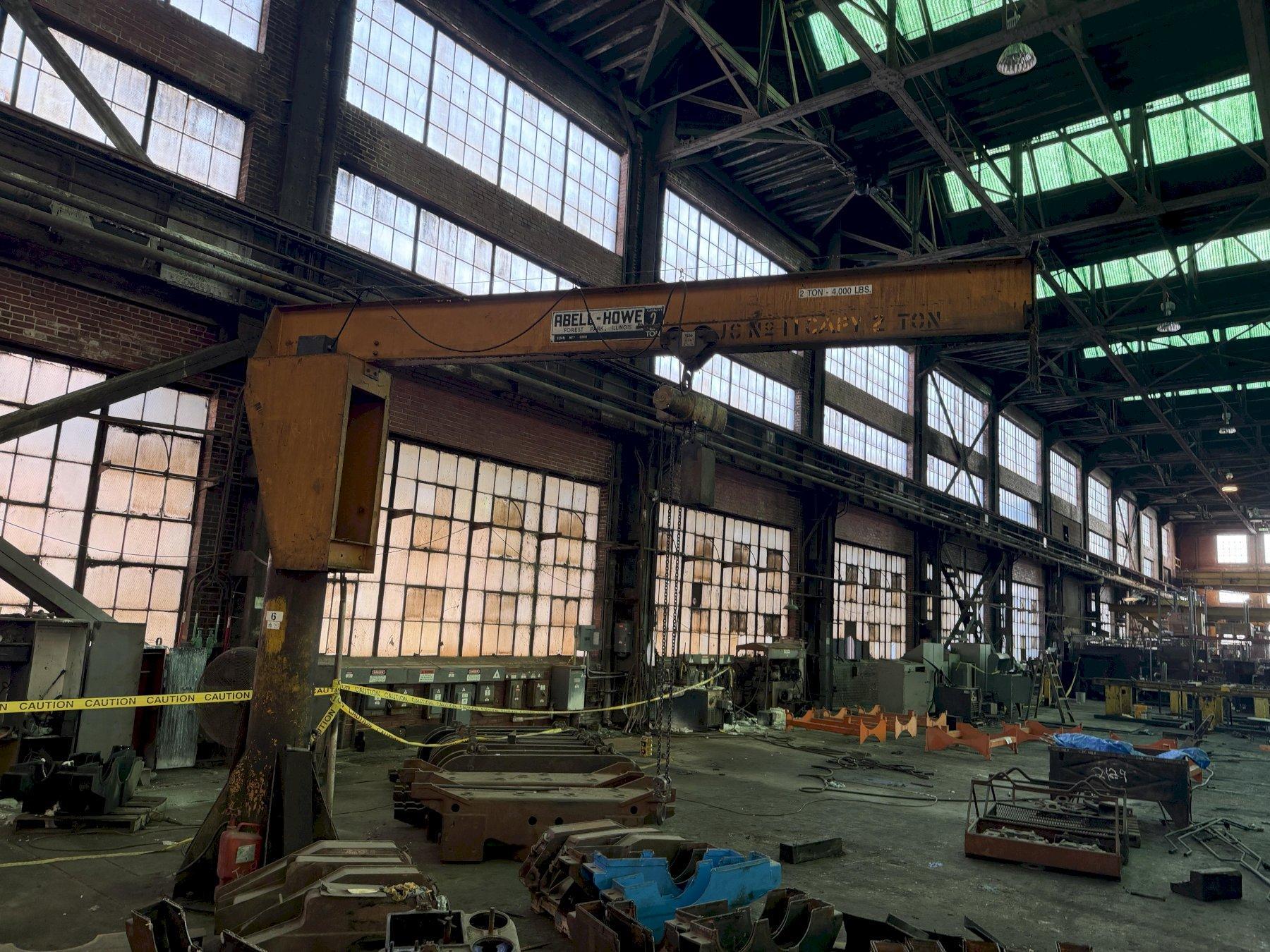 2 TON X 12' ABELL-HOWE JIB CRANE WITH YALE HOIST. STOCK # 0877526