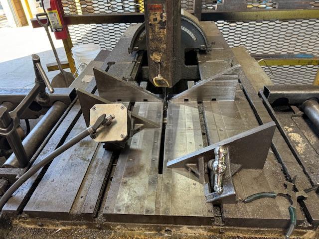 18" X 22" MARVEL 8 MARK 3 VERTICAL BAND SAW STOCK #3815