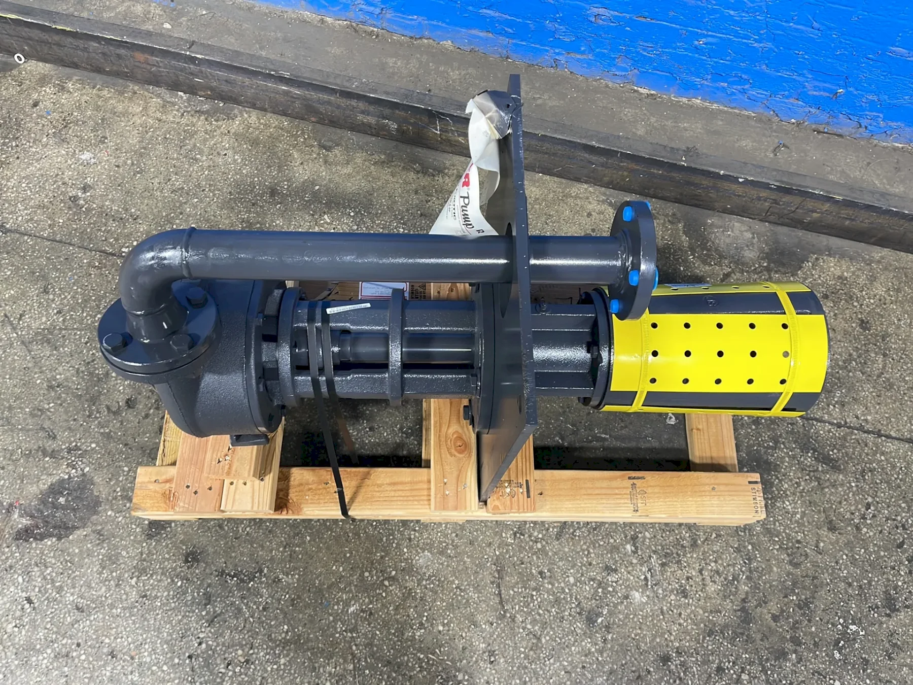 GUSHER PUMPS 5 HP IRON VERTICAL VORTEX PUMP  -  V2X2-8SEL-CDM-A-DP