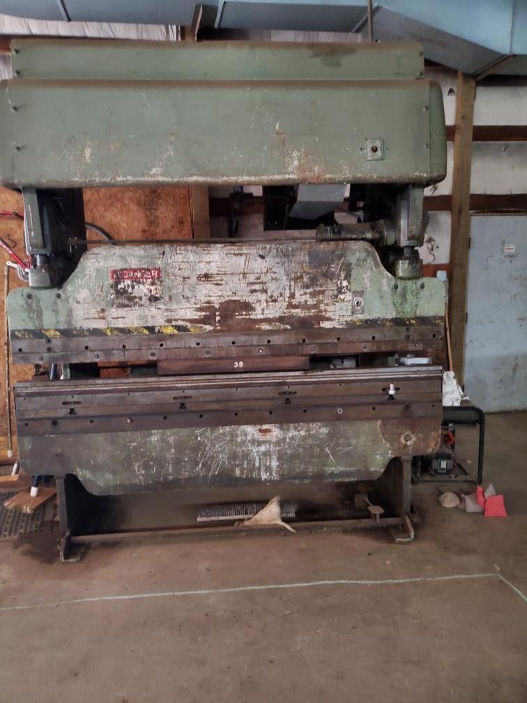 50 Ton x 8′ Cincinnati Press Brake – Tooling Pictured Included