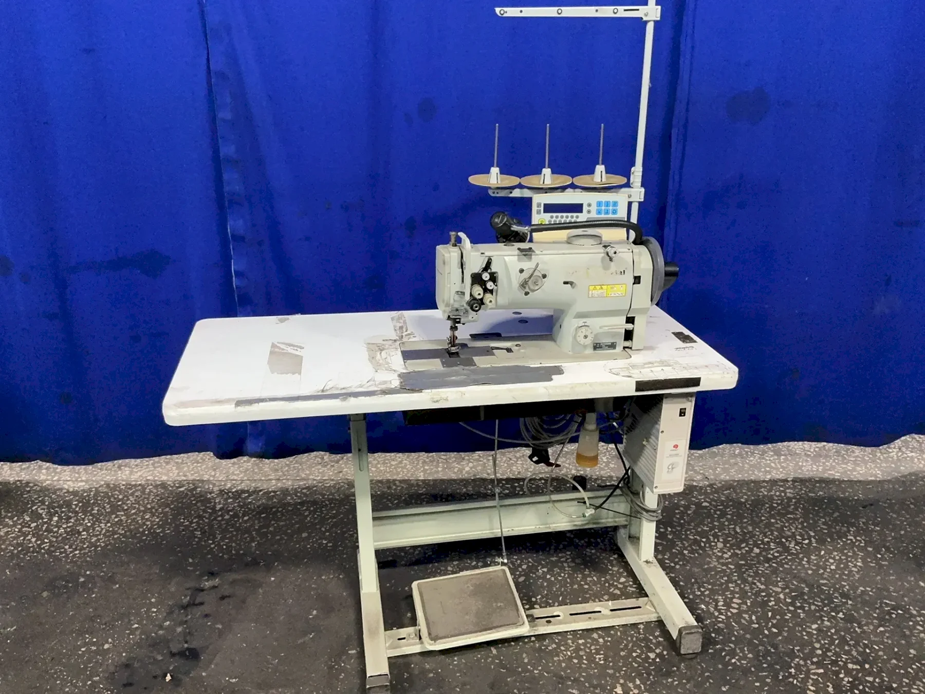 TYPICAL SEWING MACHINE WANPING MACHINERY CO. 10" SEWING MACHINE   -  GC20666