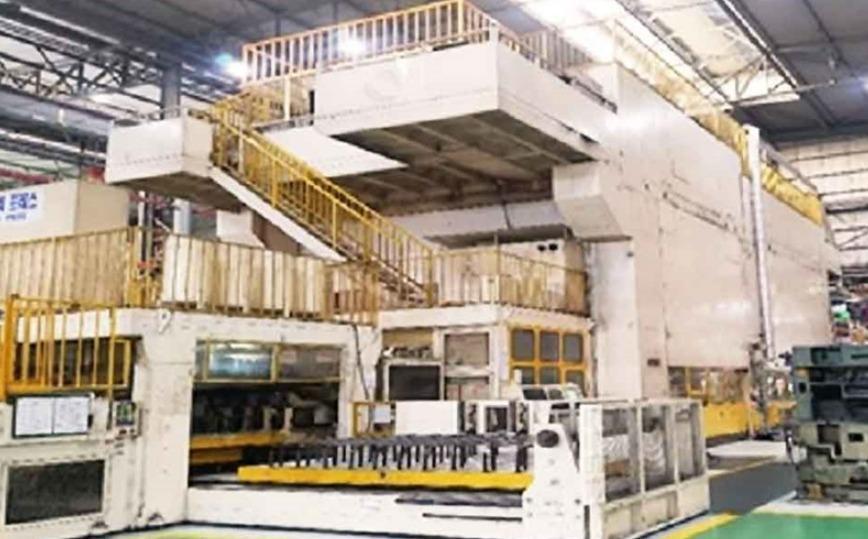 3500 Ton Komatsu Mechanical Double Action Transfer Press Slide Size: 4200 × 3600 mm (Upper) | 6300 × 3600 mm (Lower)