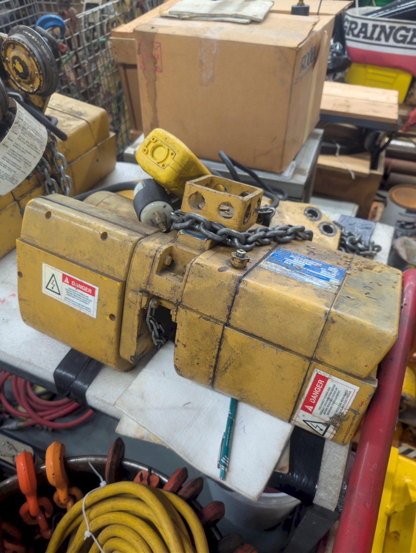 Wright-Way 1/2 Ton Electric Chain Hoist w/ Pendant Control 230/460V 3PH Acco Hoist