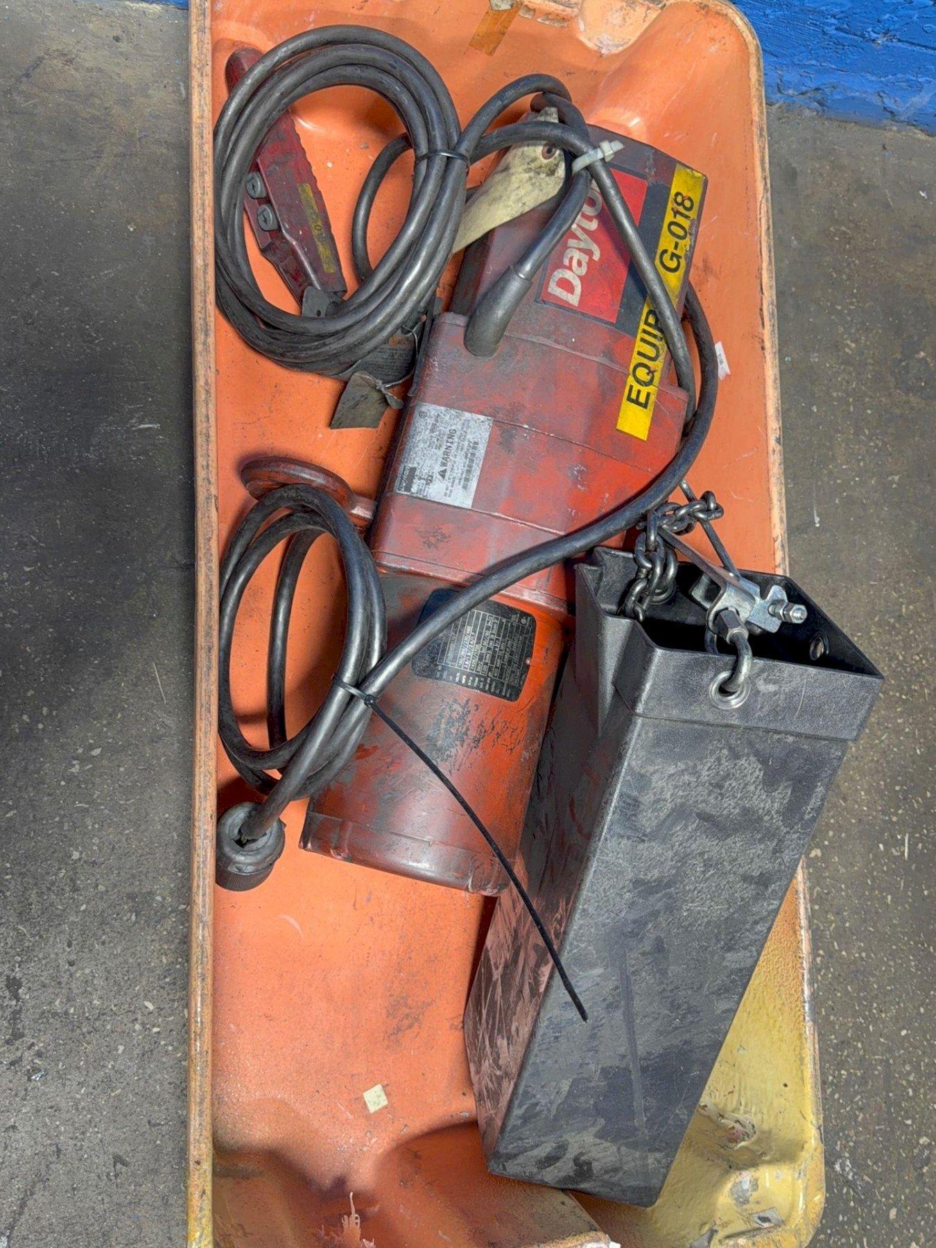 DAYTON 2 TON ELECTRIC HOIST   -  3YB77