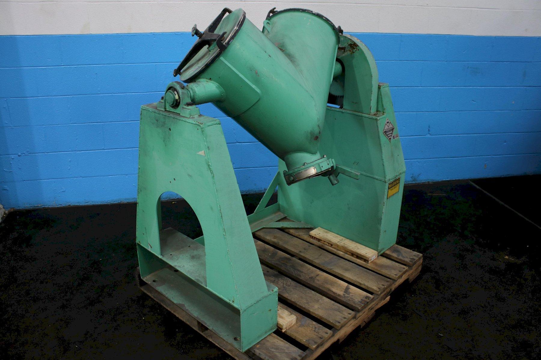 2 CUBIC PATTERSON KELLEY TWIN SHELL DRY BLENDER; STOCK #75400