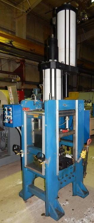 90 Ton FARGER & JOOSTEN MULTIPOWER Air/Oil Press