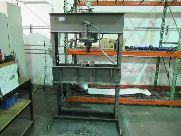Dake 7-105 75 Ton Hand Operated Hydraulic H-Frame Press- Auction Item