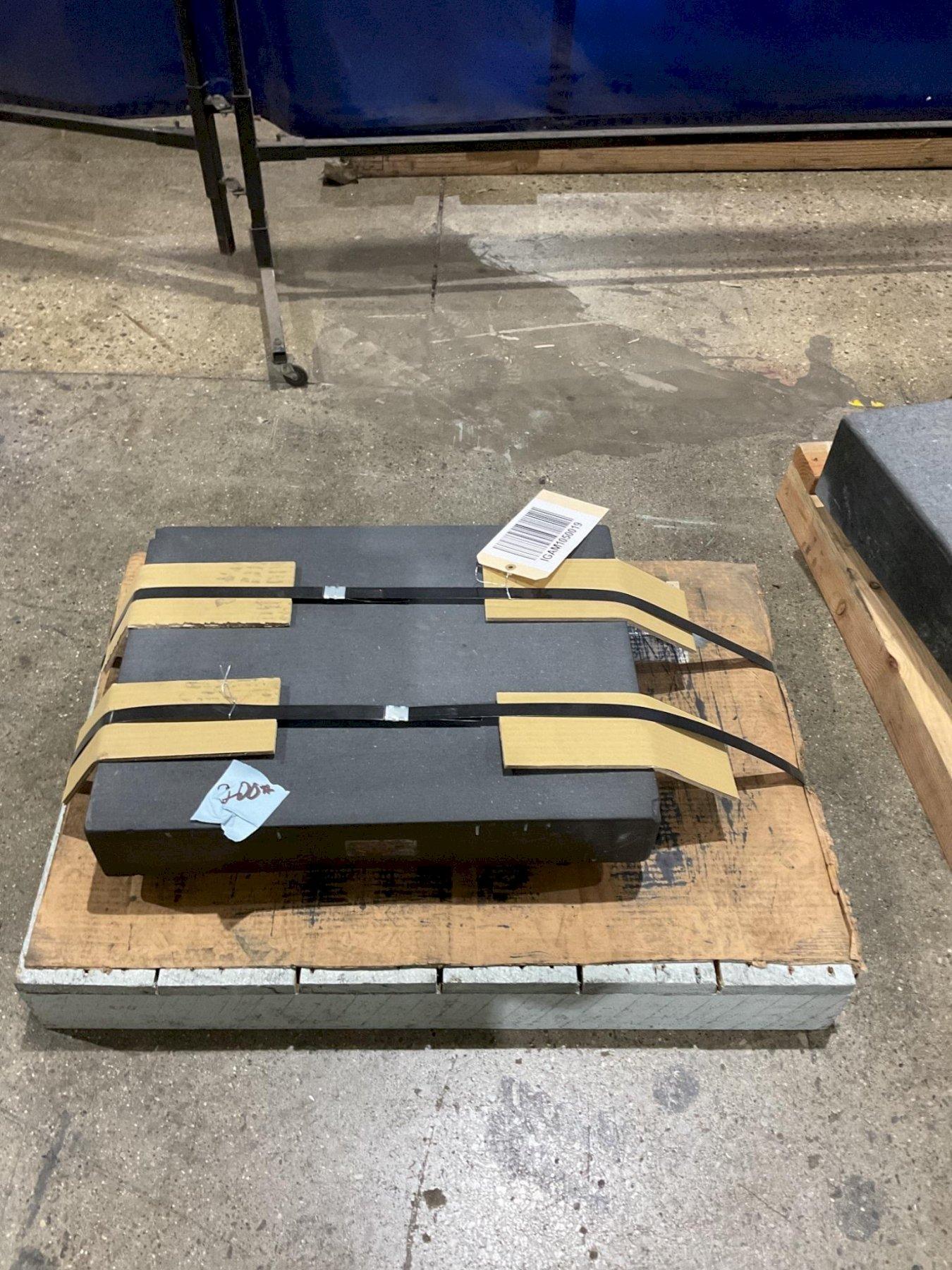 PRECISION GRANITE 24 x 18 x 4 PLATE .00015 FLATNESS CORNER CHIP