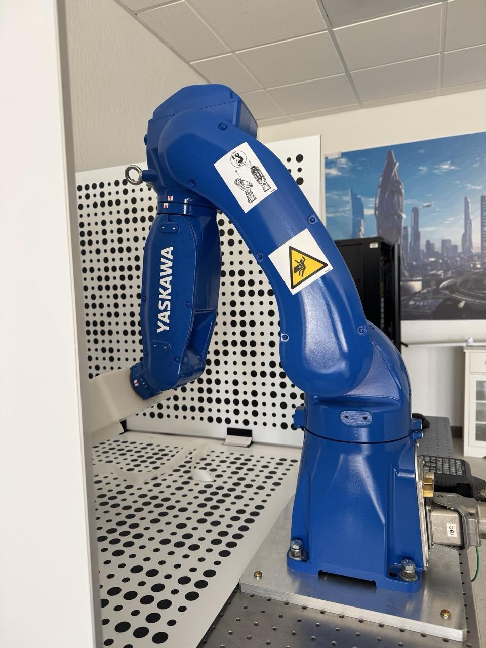Yaskawa Motoman YR-1-06VX8-A00 Industrial Robot, 2019 – 6 Axis