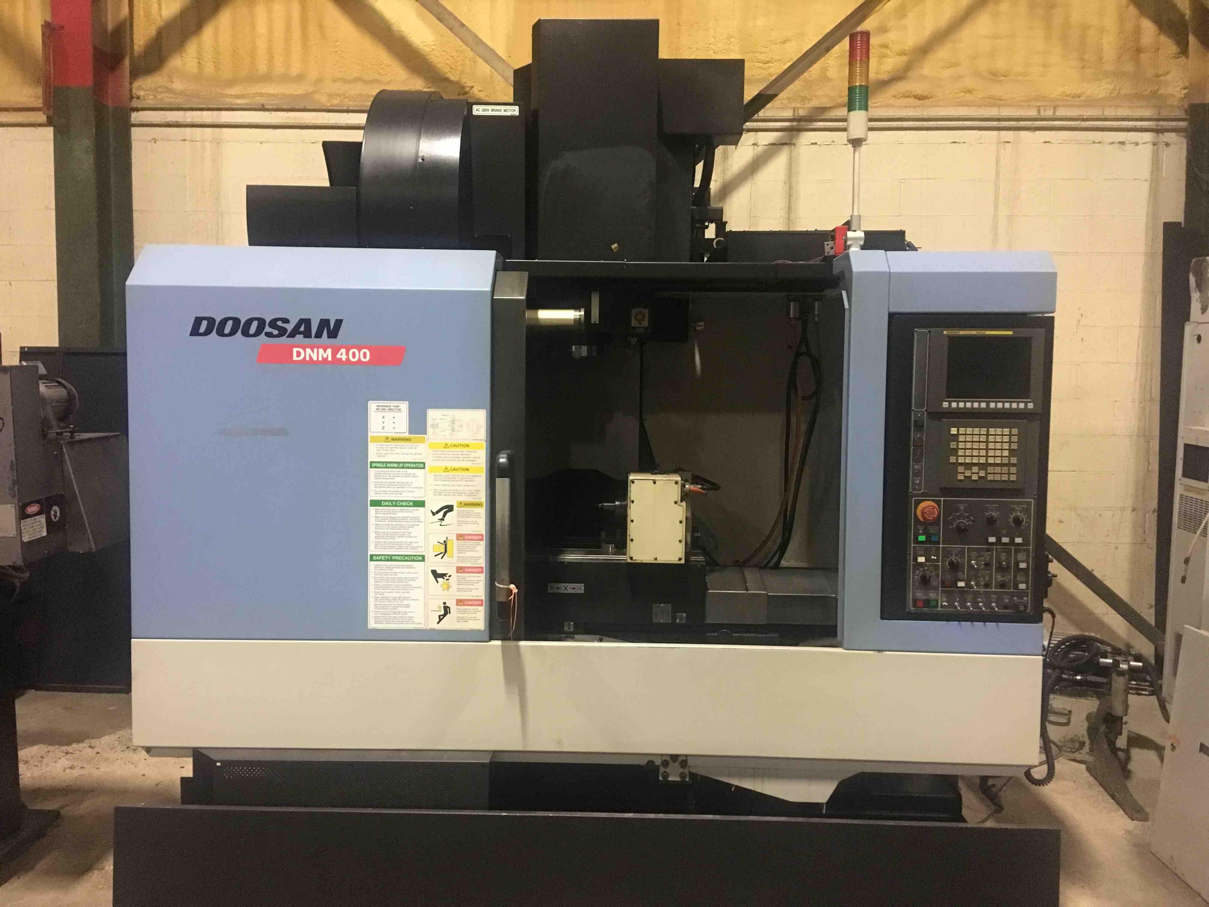 Doosan DNM-400 CNC Vertical Machining Center, Fanuc Series i, 30