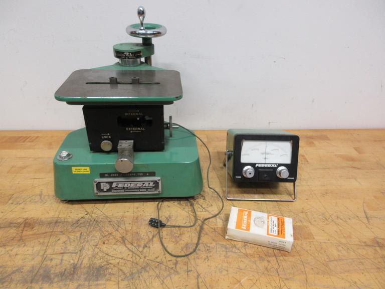Federal Electronics 136B-2-R1 Precision Adjustable Bore Comparator .00005" with 136B-2R1 Analog Gage Readout and Battery- Auction Item