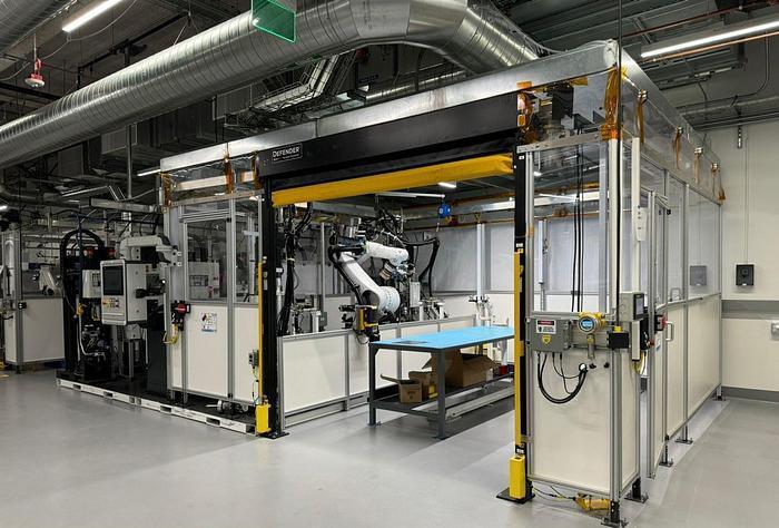 KUKA KR60-3 6-Axis Robotic Adhesive Dispensing Work Cell, 2020 – Atlas Copco Metering and Dosing System