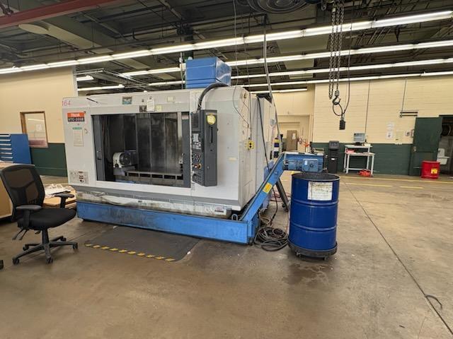 Mazak VTC-200B CNC Vertical Machining Center Mazatrol Control 15,000 LB Running