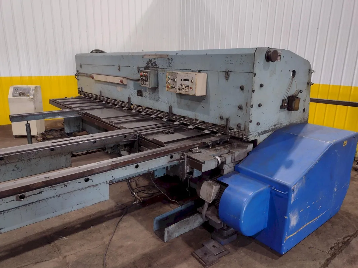 13' x 1/4" AMADA MODEL #M-4065 MECHANICAL POWER SQUARING SHEAR, FRONT GUAGING, CONVEYOR & STACKER