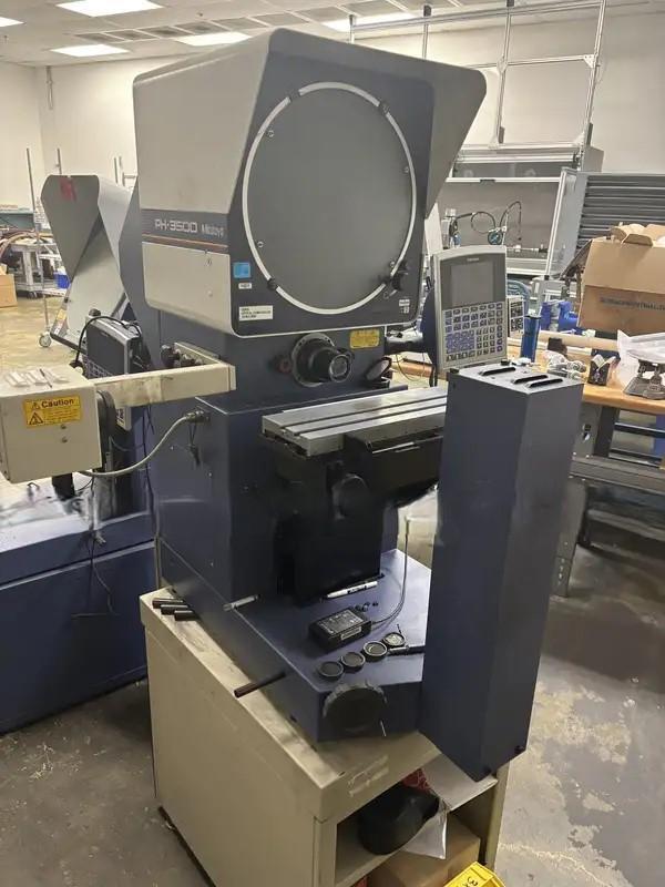 14" MITUTOYO Model PH3515 Bench Model Optical Comparator, S/N 3M0123.