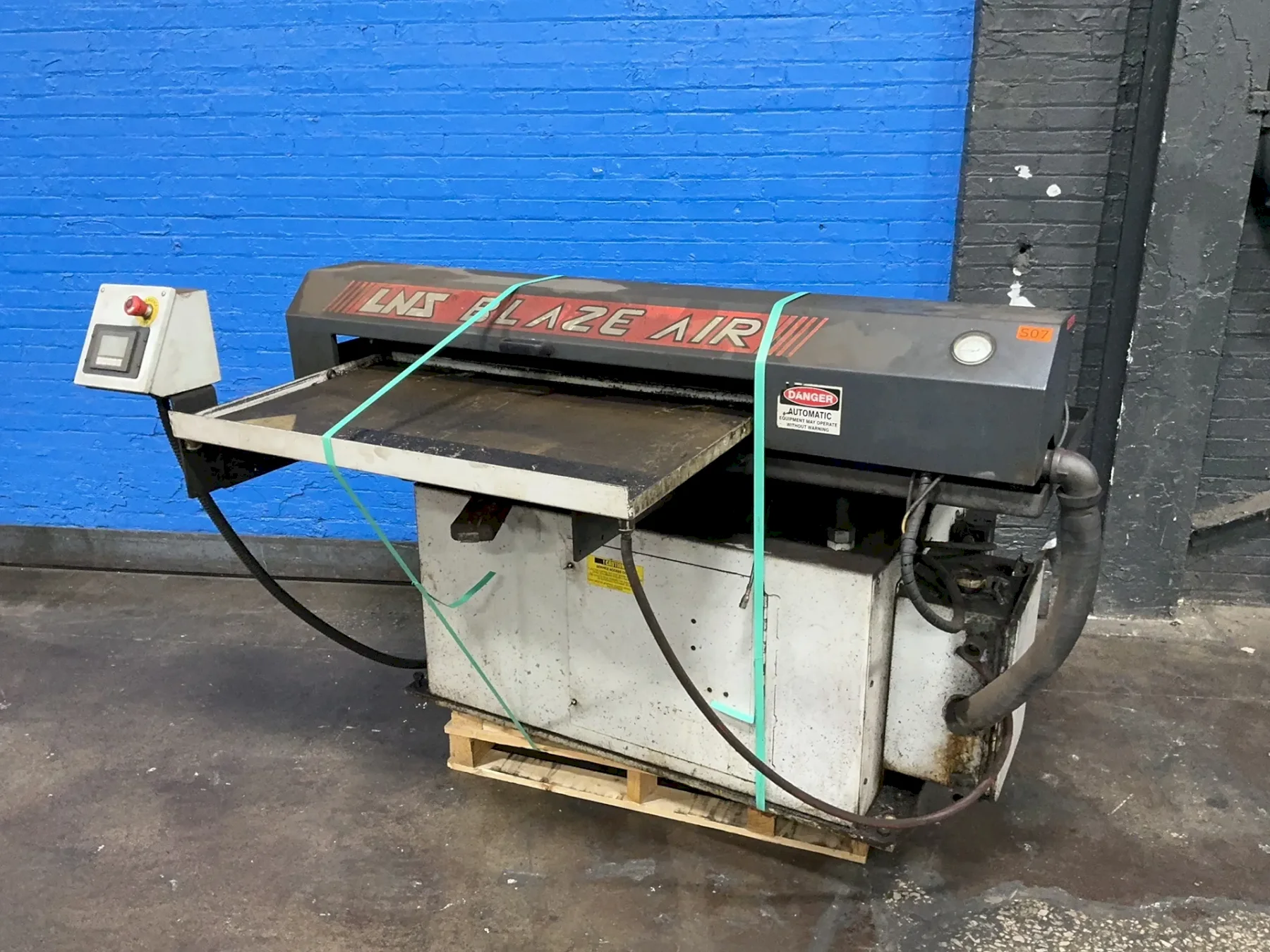 LNS 24” X 40 BAR FEEDER  -  8104