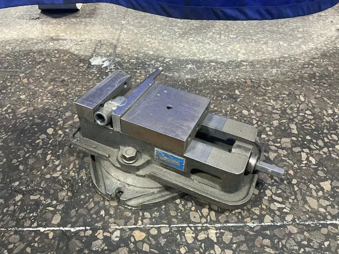 Kurt Manufactuing  6” 6” Vise