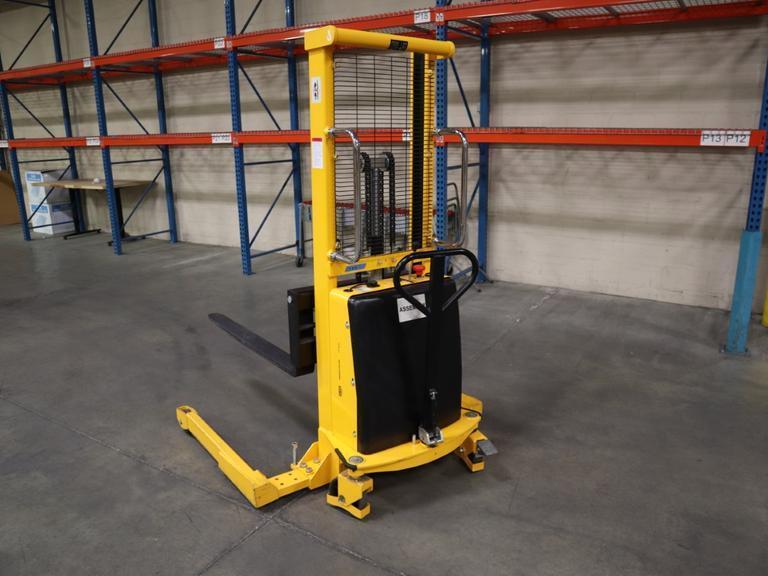Uline H-5439 Electric Straddle Stacker Lift, 2,200# Cap, 63" Max Height, 50" Between Outriggers, 12 Volt Battery with Charger, 42" Forks- Auction Item