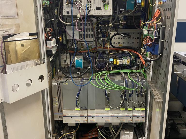 TRUMPF TRUPUNCH 3000 CNC ELECTRIC PUNCHING MACHINE