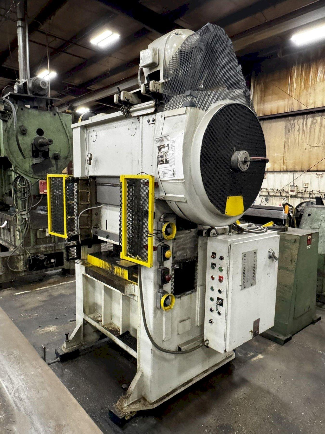 40 TON L&J STRAIGHT SIDE PRESS. STOCK # 0882725