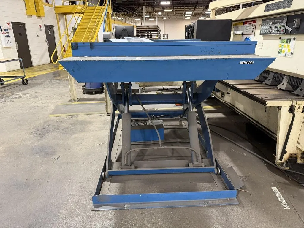 5000 LB BLUE GIANT MODEL FS5/60X96 LIFT TABLE