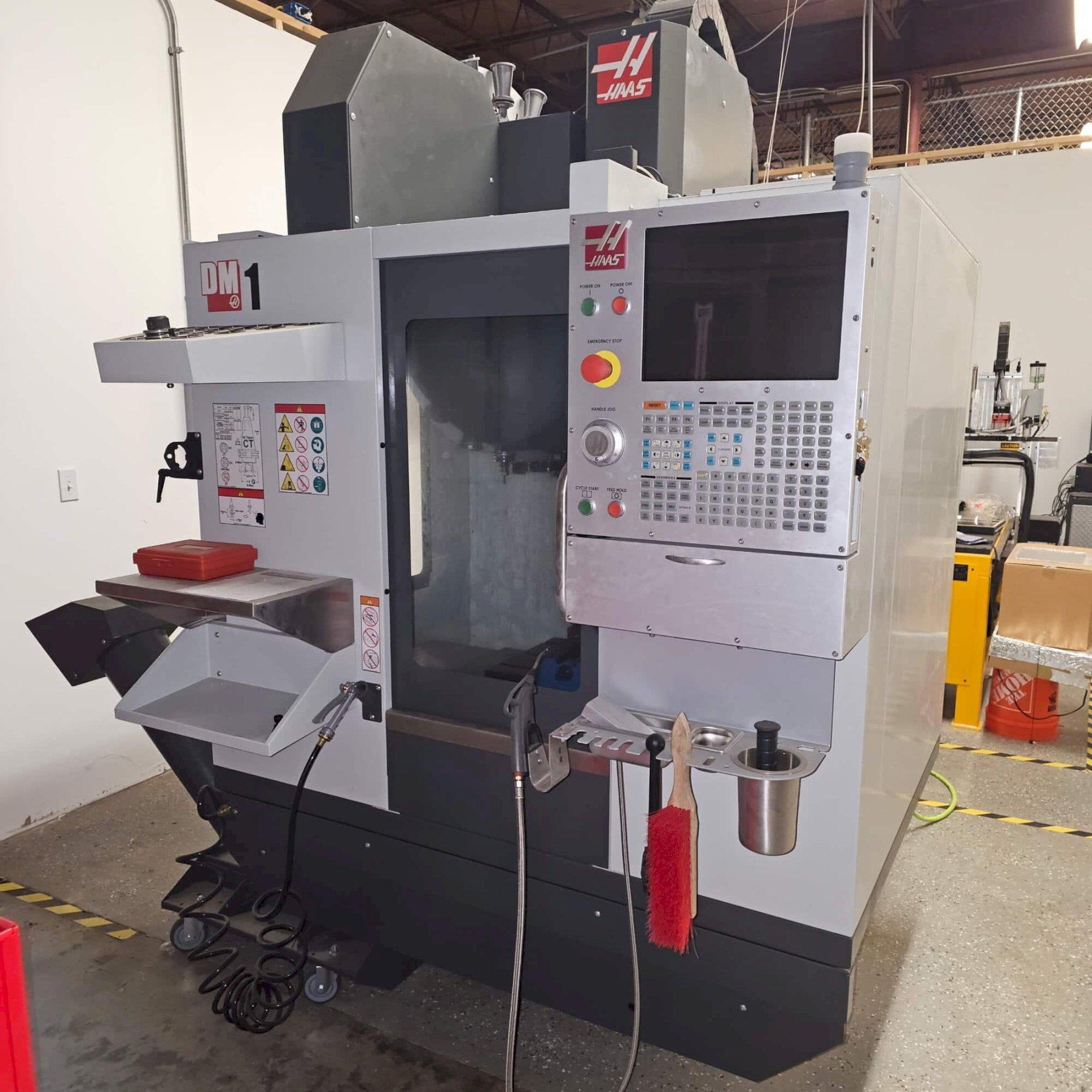 Haas DM-1 VMC, 2022 – Renishaw Wireless Probe, Chip Auger, Low Hours
