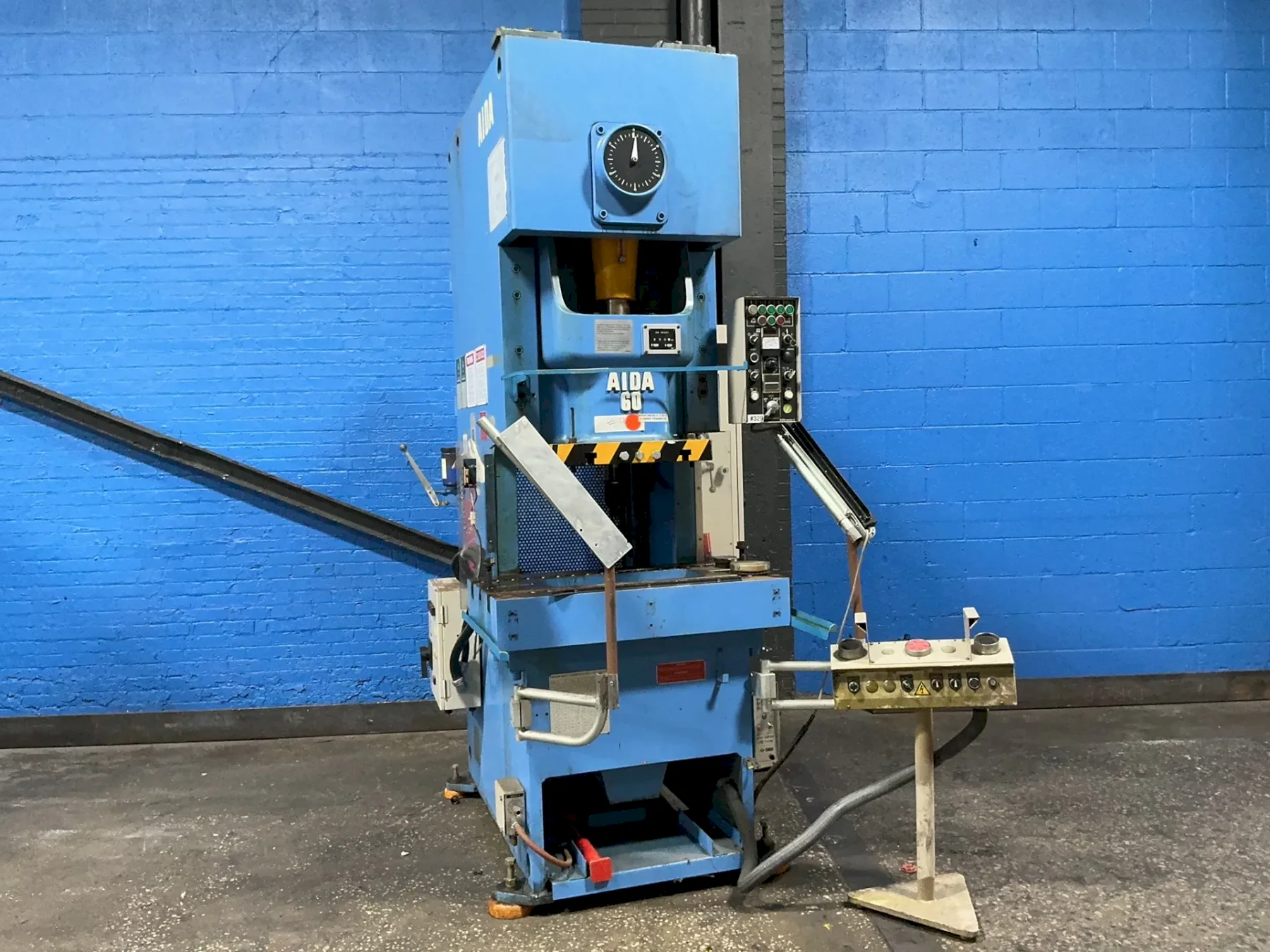 AIDA 66 TON GAP FRAME PRESS  -  NC1-60(2)