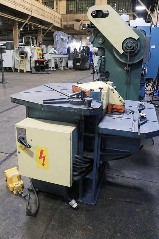 8-5/8" x 8-5/8" X 1/8" AMADA Notcher, Model CSW-220