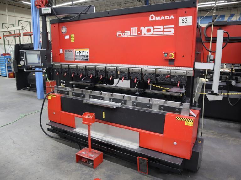 Amada FABIII-1025 CNC Hydraulic Press Brake, 110 Ton x 98.4", AMNC PC Control, Up-Acting, 6- Axis BG, Light Curtain- Auction Item