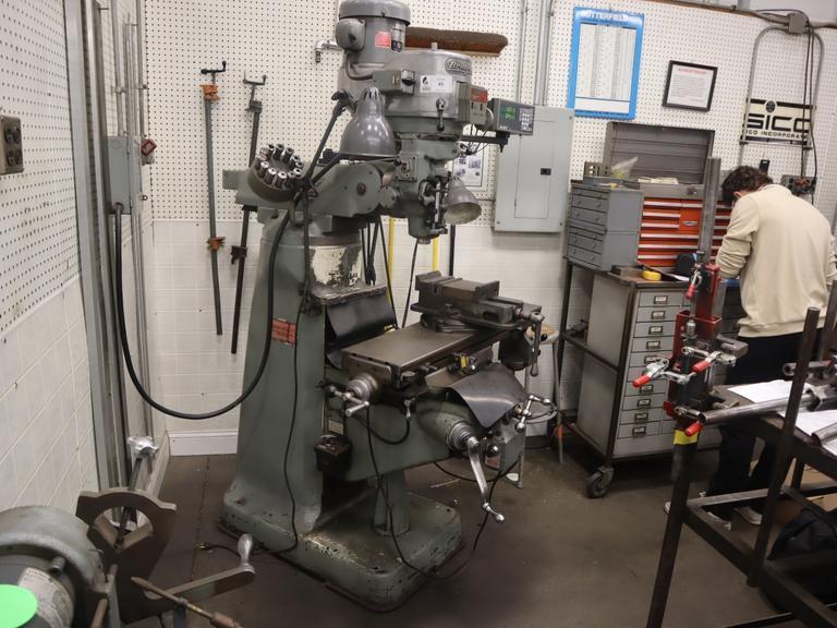 Bridgeport Series I Vertical Knee Mill, X & Y-Axis Servo Power Feeds, 2-Axis Acu-Rite DRO- Auction Item