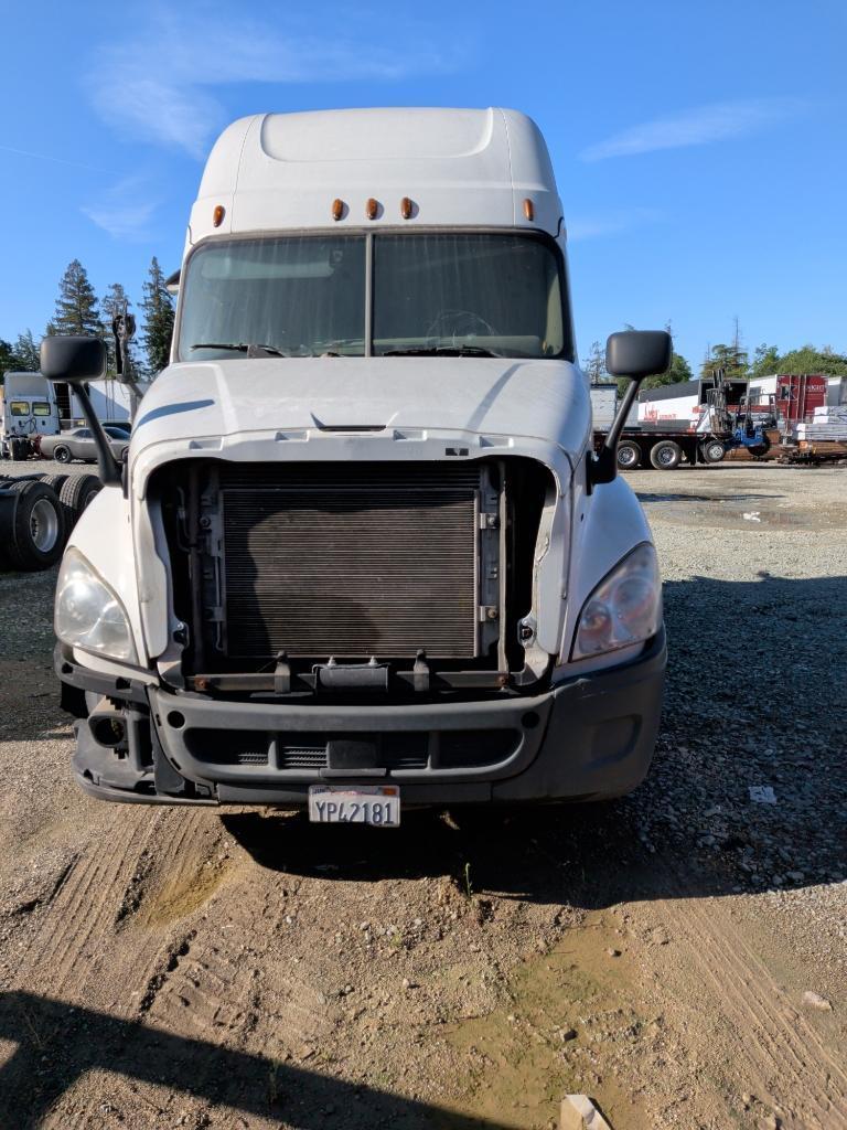 2017 FREIGHTLINER CASCADIA 125 HJ4883
