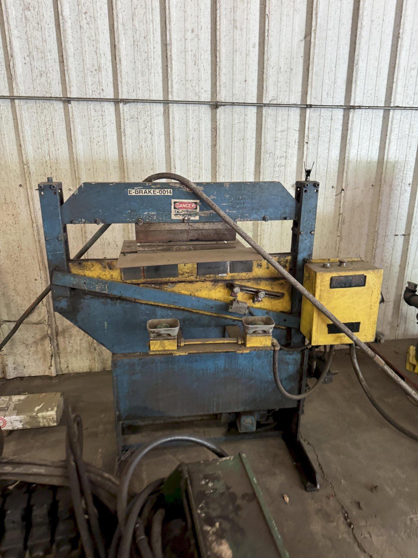 48” HYDRAULIC PANEL BRAKE. STOCK # 0665825