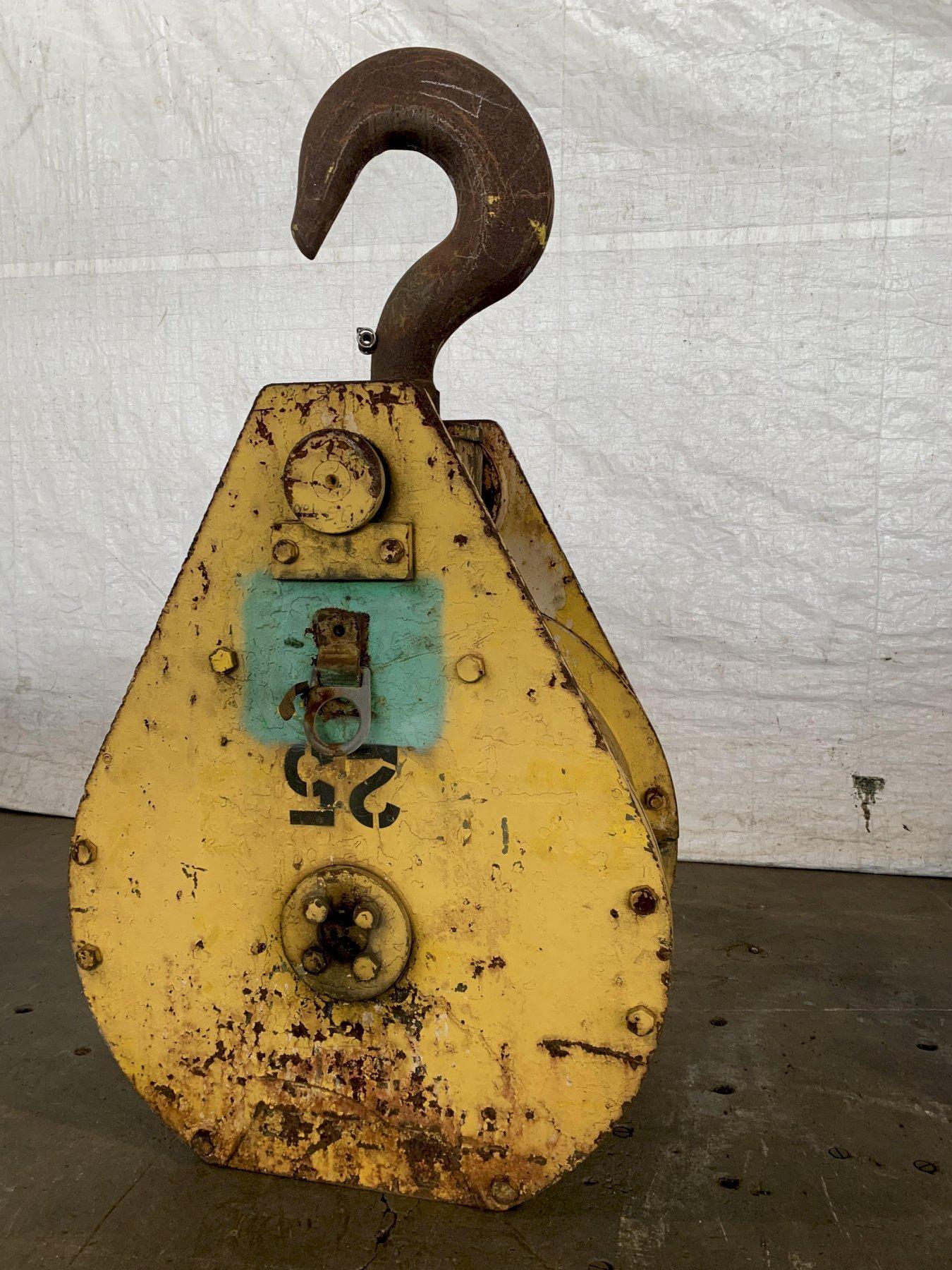 25 TON P&H CRANE HOOK BLOCK. STOCK # 0951122